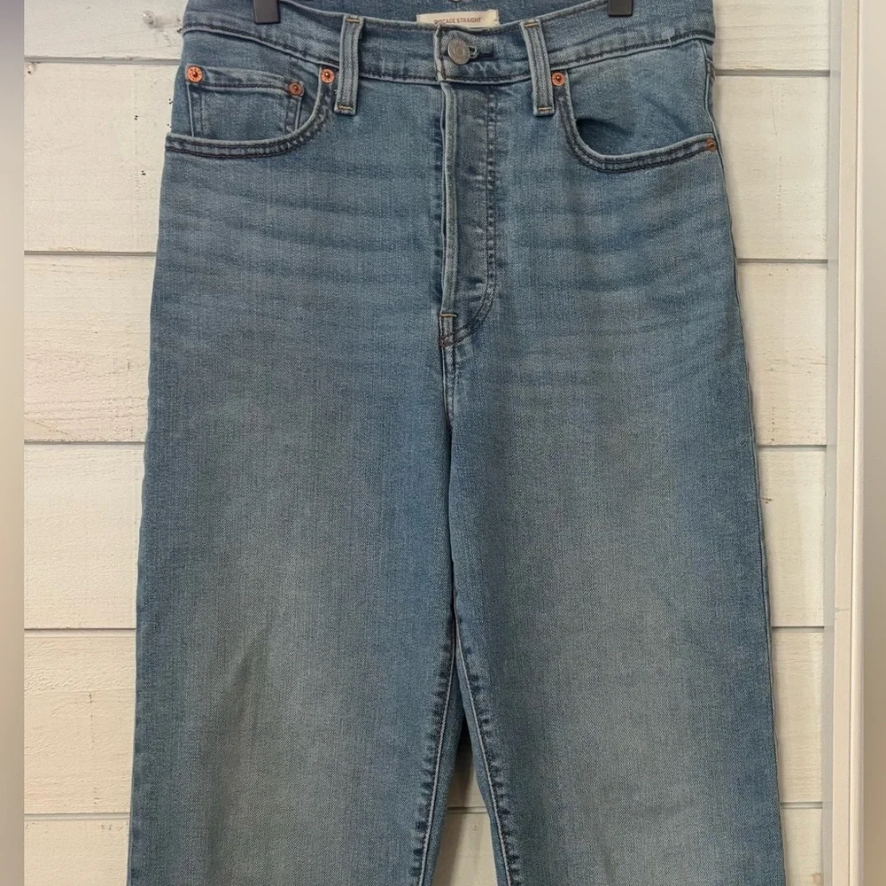 Levi's Ribcage Straight Leg Button Fly High Rise 24W Great Condition! - Picture 9 of 13